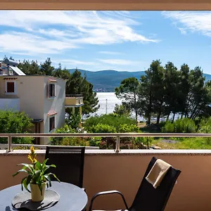 Lelu Apartment Pridraga