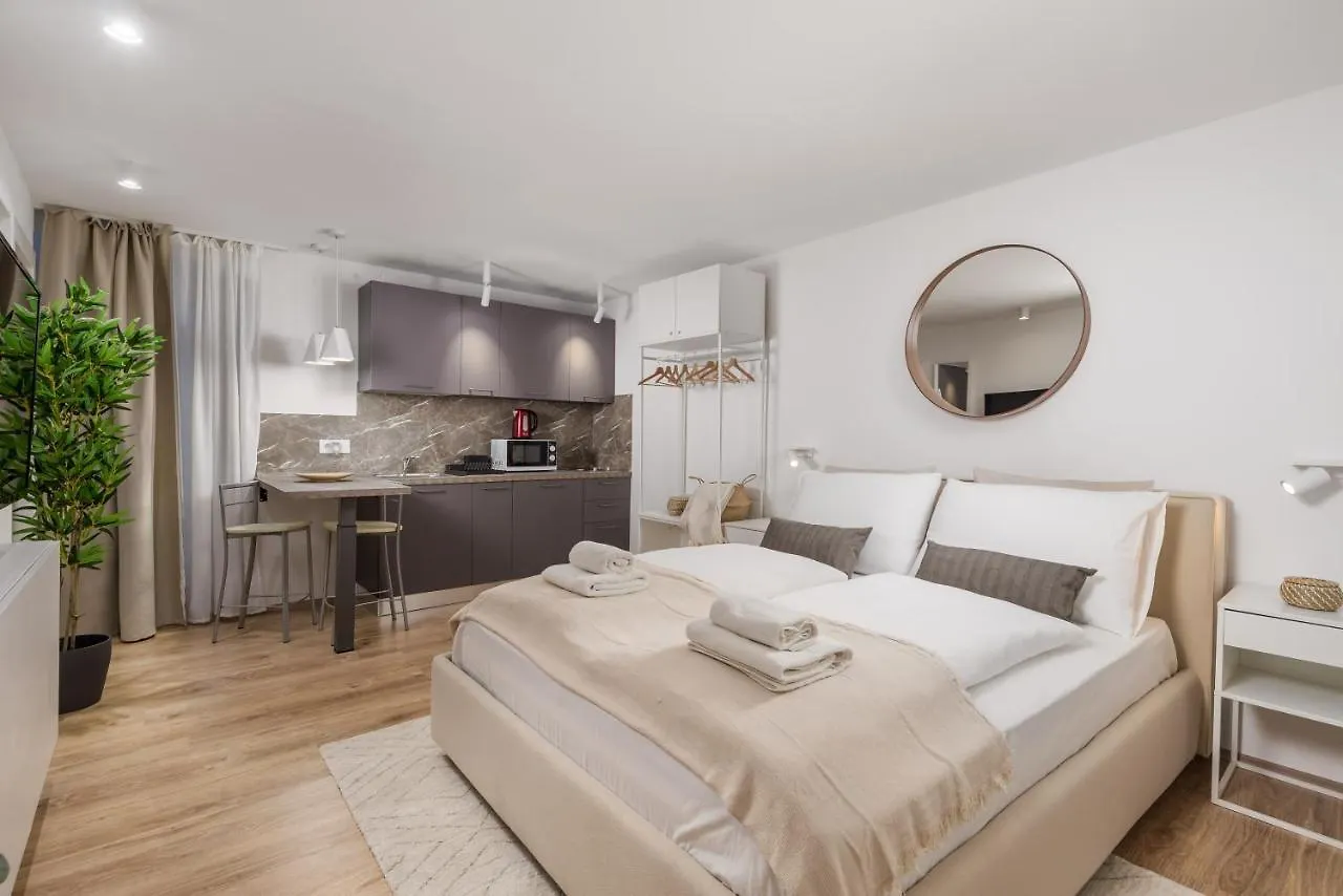 Main Street Apartments Rijeka 0*,